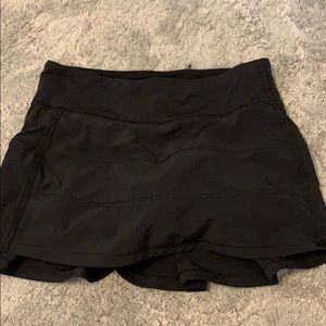 LULULEMON BLACK SKIRT